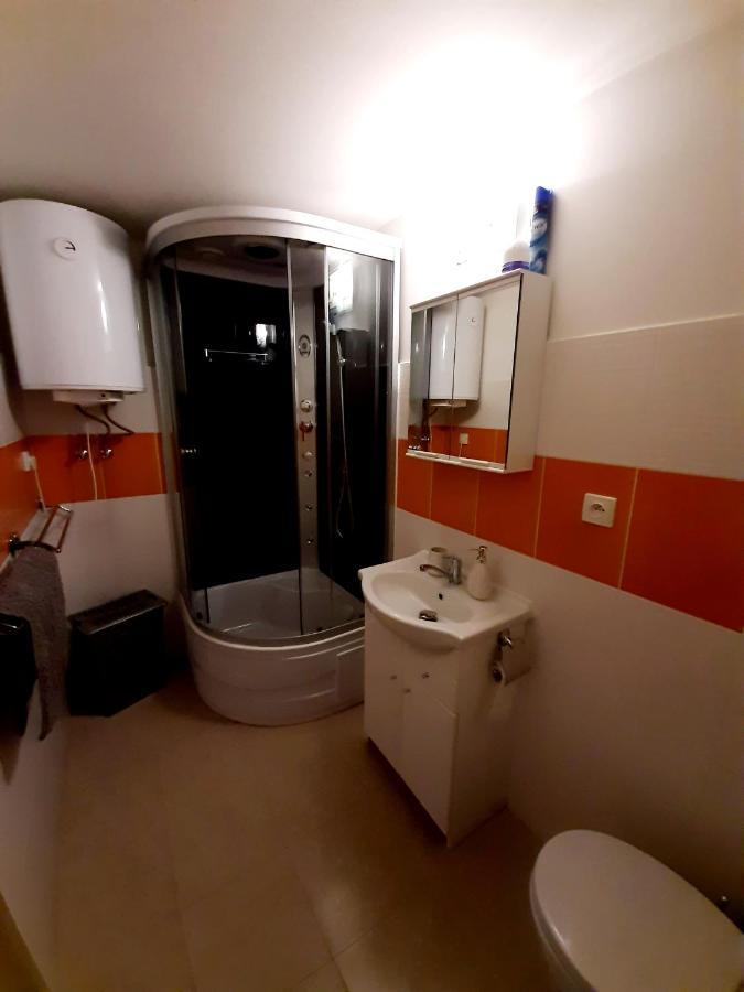 Andrea- Neakceptujeme Mlade Partie Villa Terchová Buitenkant foto