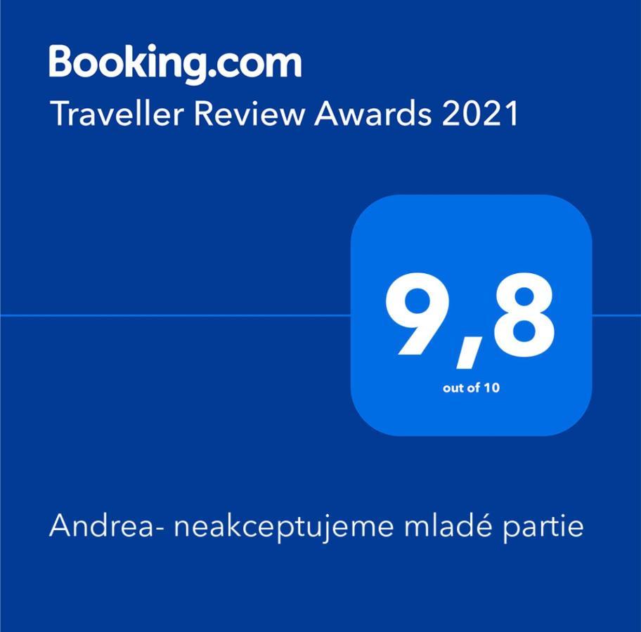 Andrea- Neakceptujeme Mlade Partie Villa Terchová Buitenkant foto