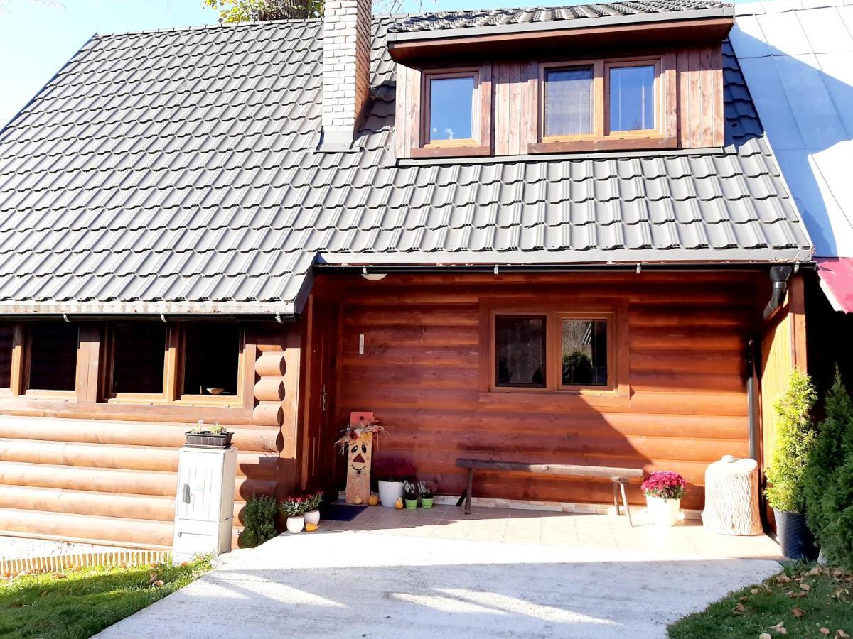 Andrea- Neakceptujeme Mlade Partie Villa Terchová Buitenkant foto